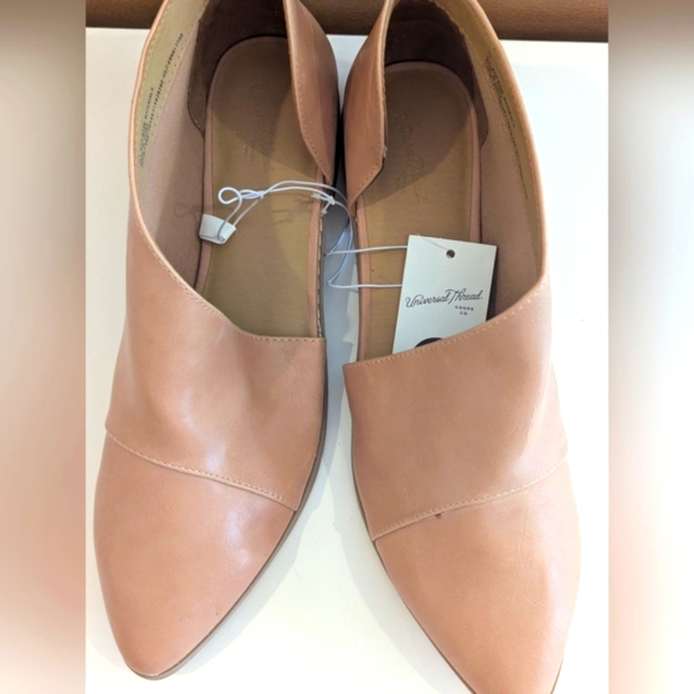 Universal Thread Women's Tan Flats